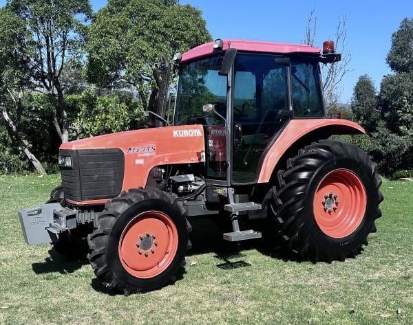 Kubota M105S - Image 3